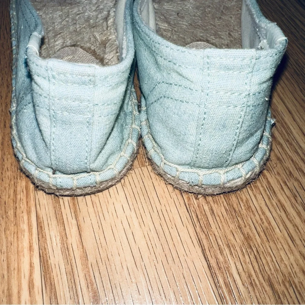 Soludos‎ Chambray Blue Colorful Parrots Espadrilles size 6